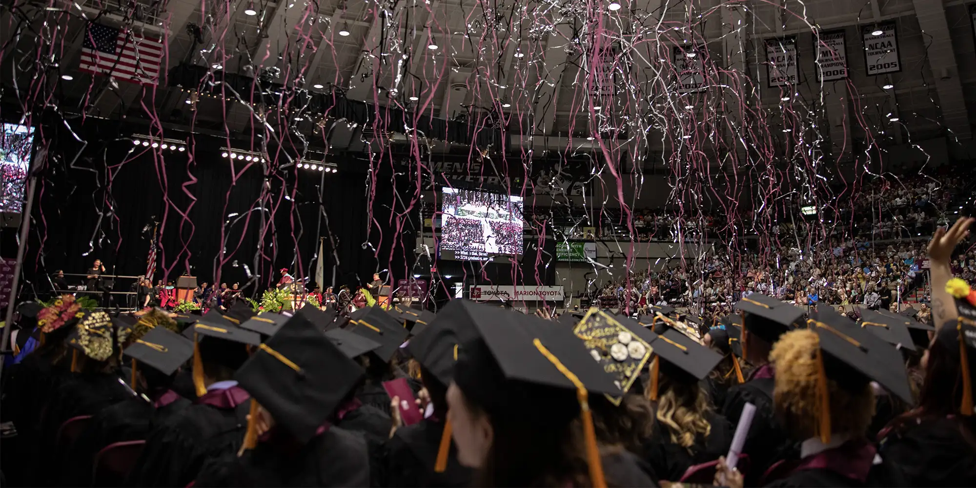 commencement-hero-lg.webp